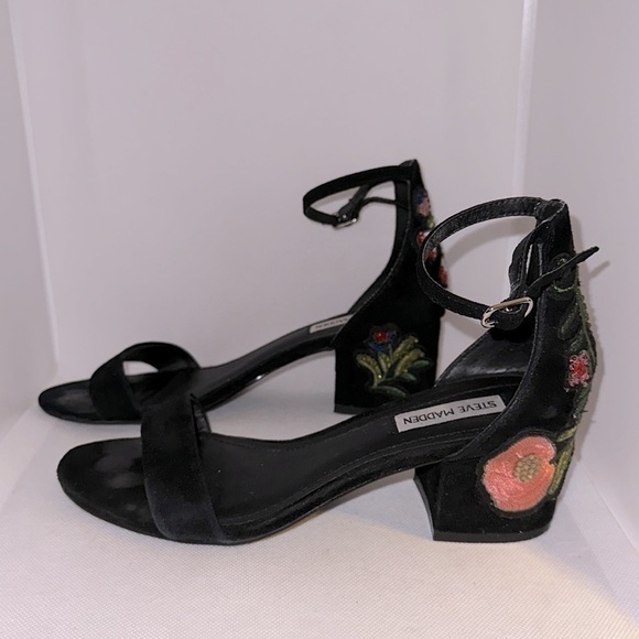 Steve Madden Inca Black Suede with Embroidered Flowers Heels Size 7 - EUC - Picture 3 of 8